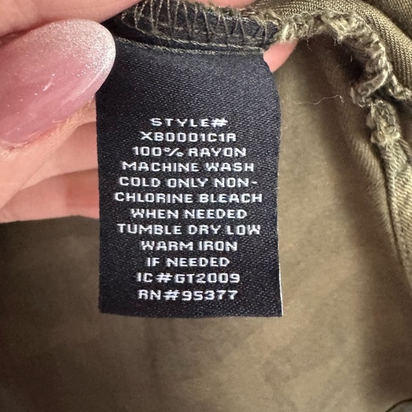 Sanctuary Camouflage Oversized Woman’s button down shirt size M - Picture 4 of 7